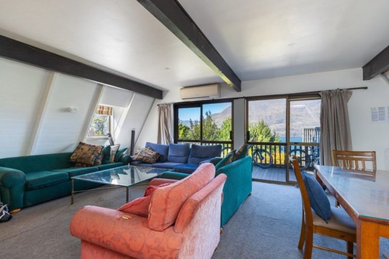 Photo of property in 6a Williams Street, Sunshine Bay, Queenstown, 9300