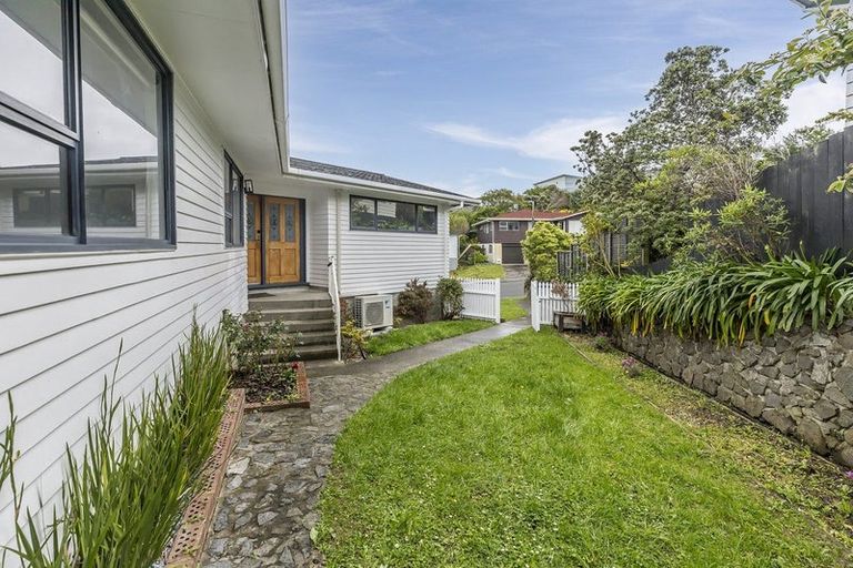 Photo of property in 15 Truro Road, Camborne, Porirua, 5026