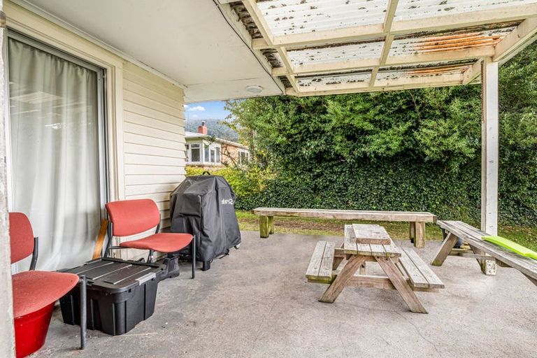 Photo of property in 27 Island View Road, Western Heights, Rotorua, 3015