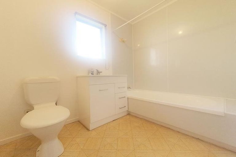 Photo of property in 10 Topaz Place, Wiri, Auckland, 2104
