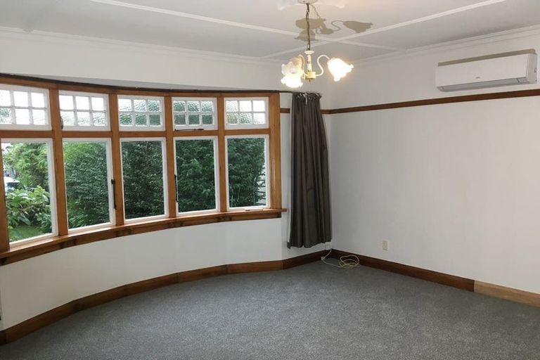 Photo of property in 27 Nottingham Street, Karori, Wellington, 6012