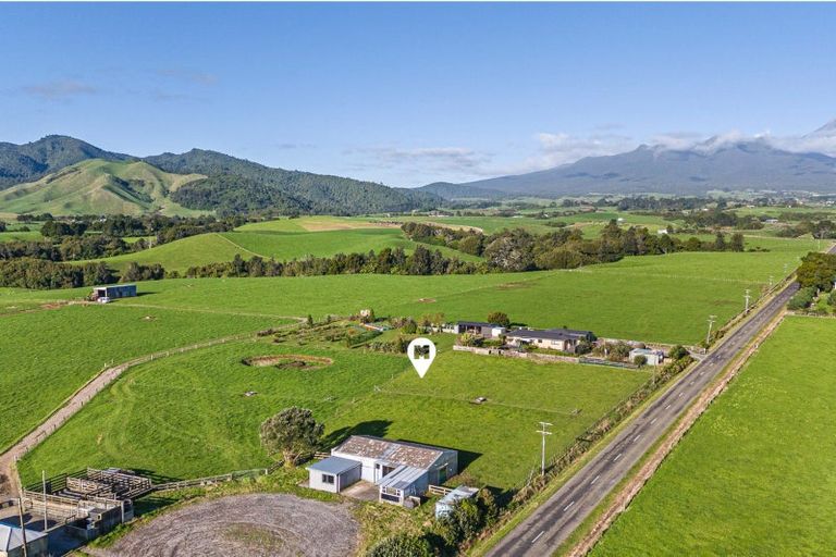 Photo of property in 37 Upper Pitone Road, Pitone, New Plymouth, 4374
