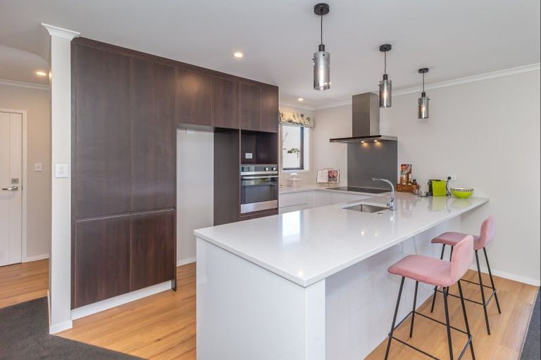 Photo of property in 30 Queenwood Road, Levin, 5510