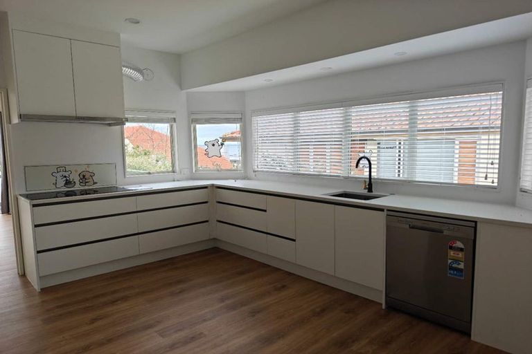 Photo of property in 42 Sharon Road, Waiake, Auckland, 0630