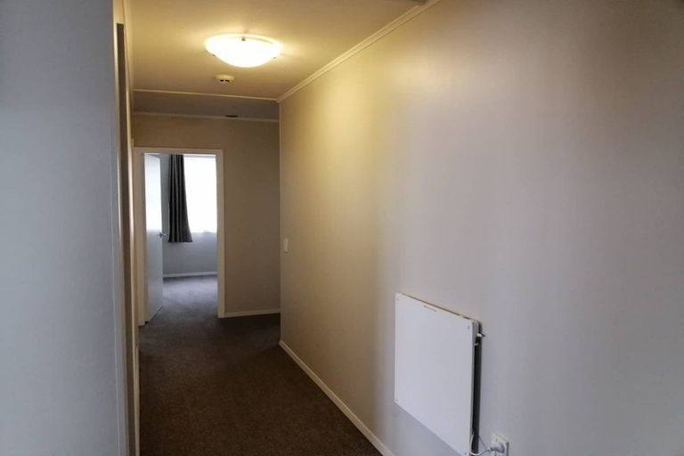 Photo of property in 6 Holborn Drive, Stokes Valley, Lower Hutt, 5019