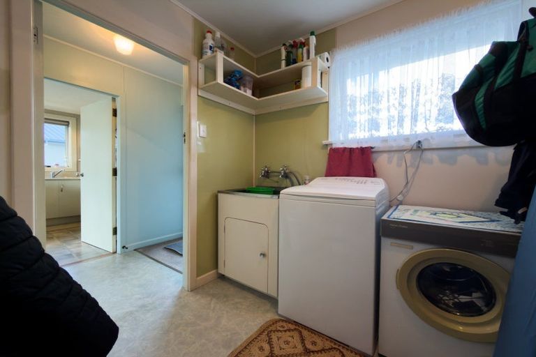 Photo of property in 19 Holloway Street, Waikiwi, Invercargill, 9810