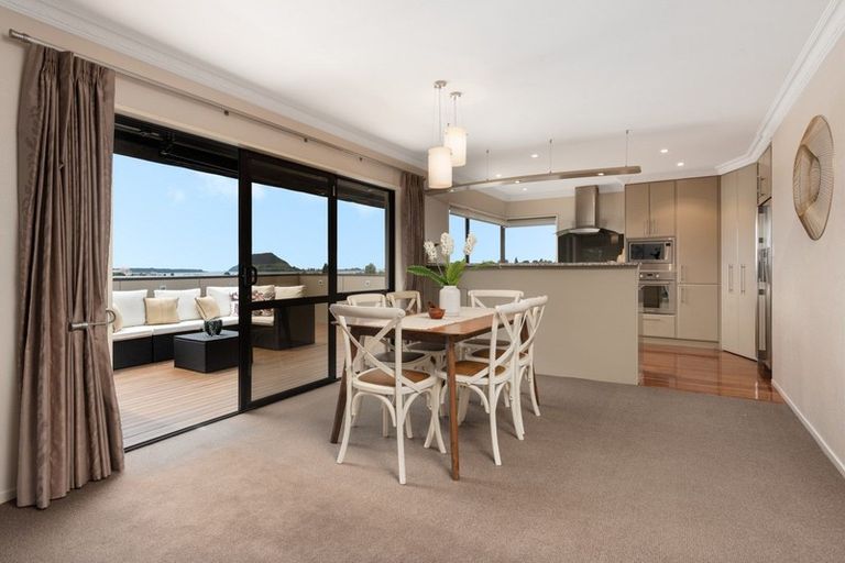 Photo of property in 43 Hillcrest Road, Otumoetai, Tauranga, 3110