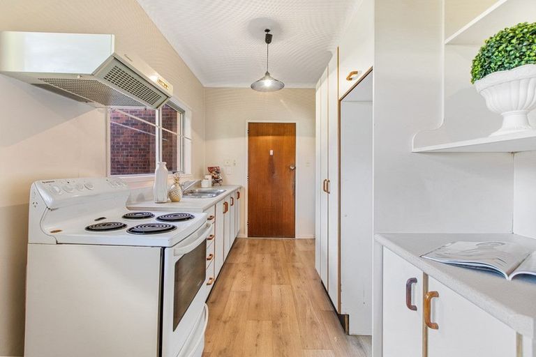 Photo of property in 52 Lawrence Crescent, Hillpark, Auckland, 2102