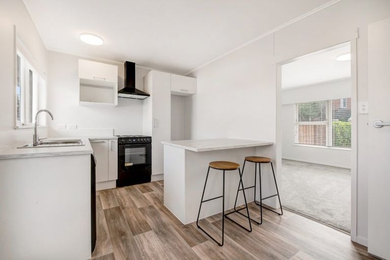 Photo of property in 2/16 Northumberland Avenue, Belmont, Auckland, 0622