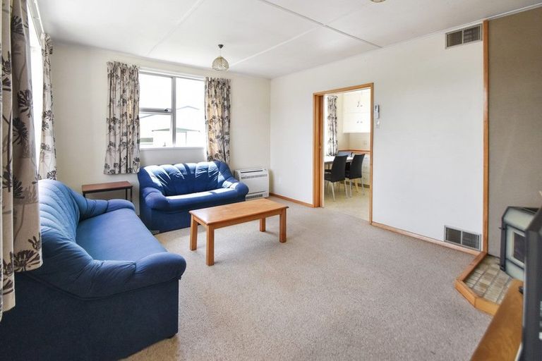 Photo of property in 2 Hunter Crescent, Twizel, 7901