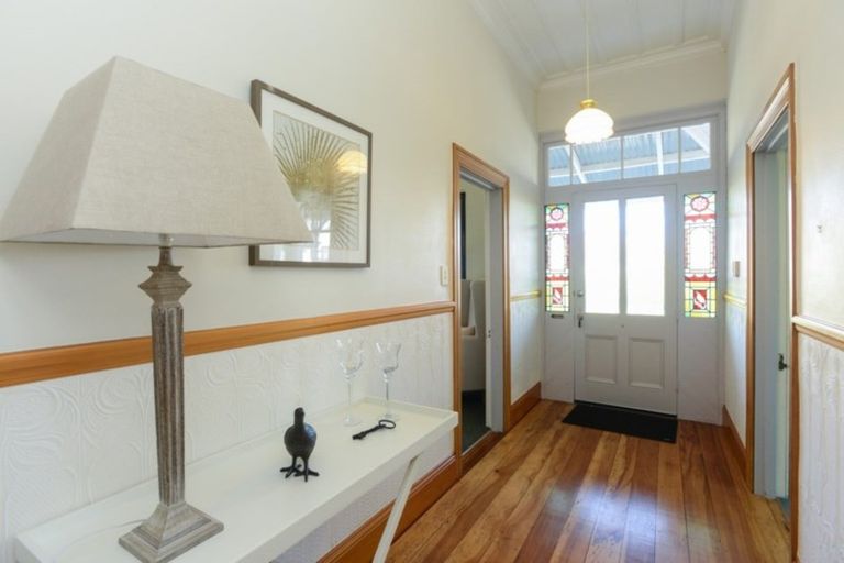 Photo of property in 5 May Avenue, Hospital Hill, Napier, 4110