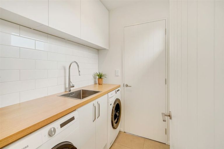 Photo of property in 17 Angus Place, Rangiora, 7400