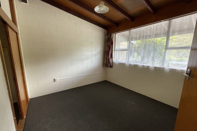 Photo of property in 2/1 Angle Street, Picton, 7220