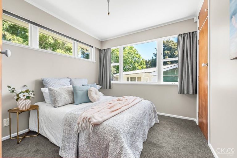 Photo of property in 4 Snell Grove, Clouston Park, Upper Hutt, 5018