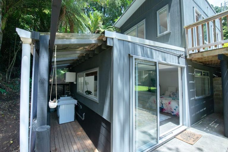 Photo of property in 37 Western Road, Laingholm, Auckland, 0604