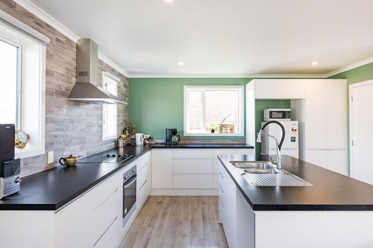 Photo of property in 184 Kelvin Grove Road, Kelvin Grove, Palmerston North, 4414