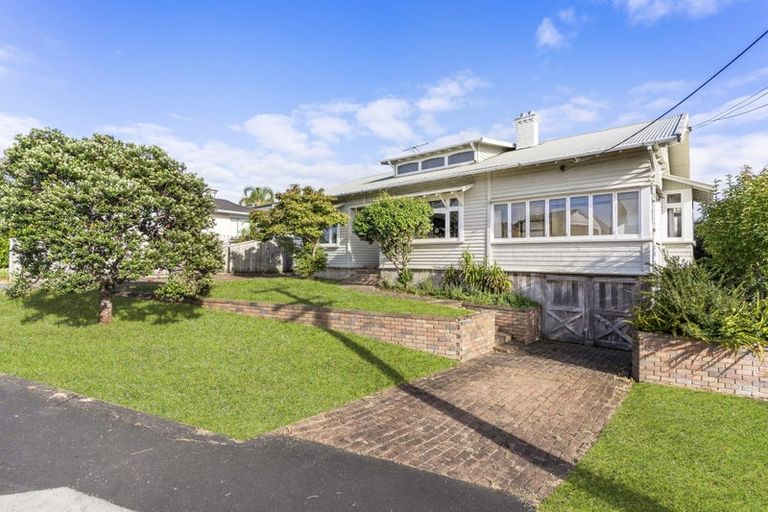 Photo of property in 10 Ewen Street, Takapuna, Auckland, 0622