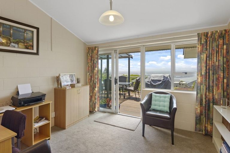 Photo of property in 223 Mount Pleasant Road, Mount Pleasant, Christchurch, 8081