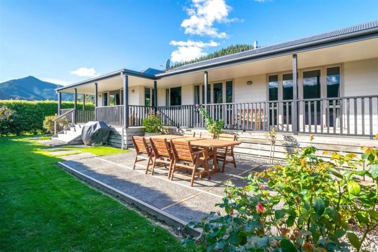 Photo of property in 37 Wakefield Street, Tuamarina, Blenheim, 7273