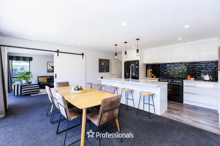 Photo of property in 8 Kerrigan Crescent, Wallaceville, Upper Hutt, 5018