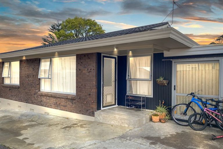 Photo of property in 2/13 Lochinver Road, Papatoetoe, Auckland, 2025