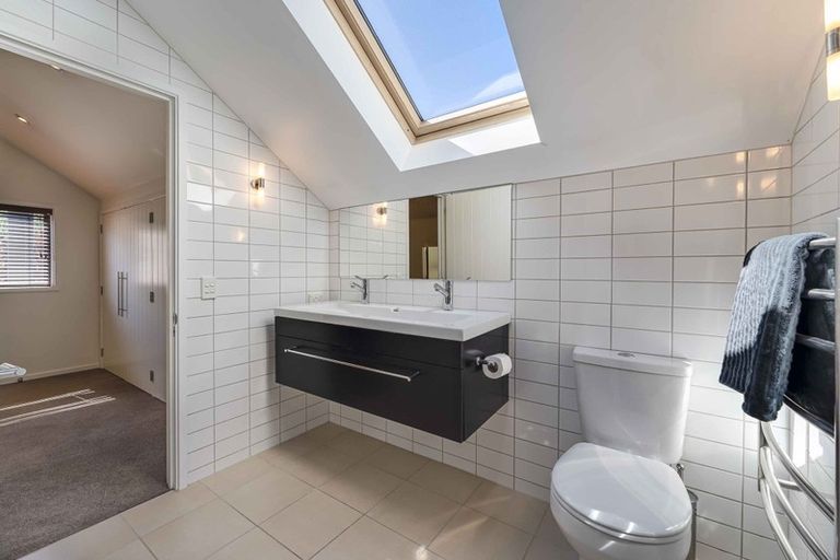 Photo of property in 6 Chartres Lane, Arrowtown, 9302