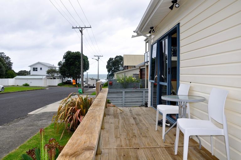 Photo of property in 15 Seaview Road, Waihi Beach, 3611