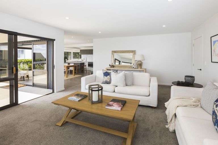 Photo of property in 89 Cannon Hill Crescent, Mount Pleasant, Christchurch, 8081