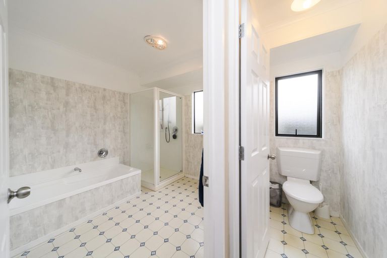 Photo of property in 115 Schnell Drive, Kelvin Grove, Palmerston North, 4414