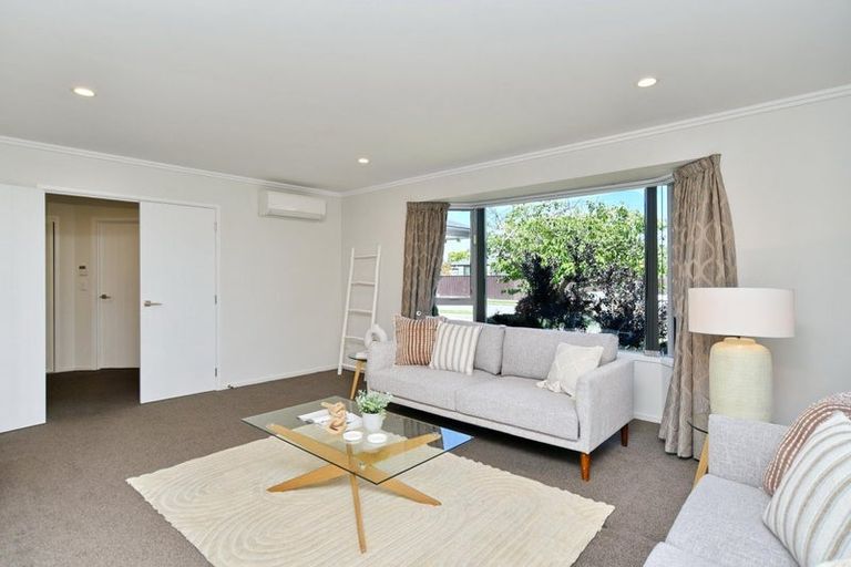 Photo of property in 4 Hurst Place, Parklands, Christchurch, 8083