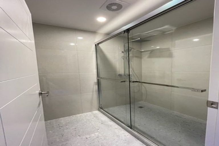 Photo of property in 128b Hutchinsons Road, Bucklands Beach, Auckland, 2014