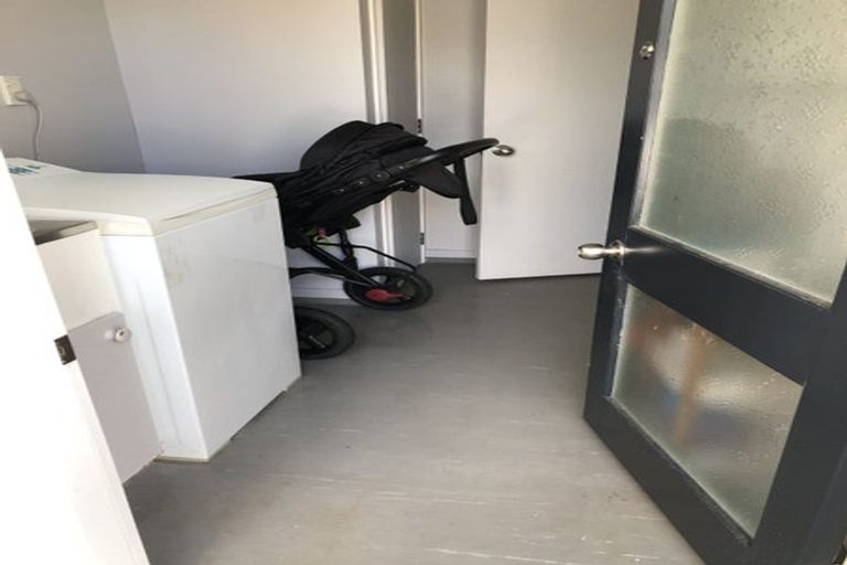 Photo of property in 2/30 Norwood Road, Bayswater, Auckland, 0622