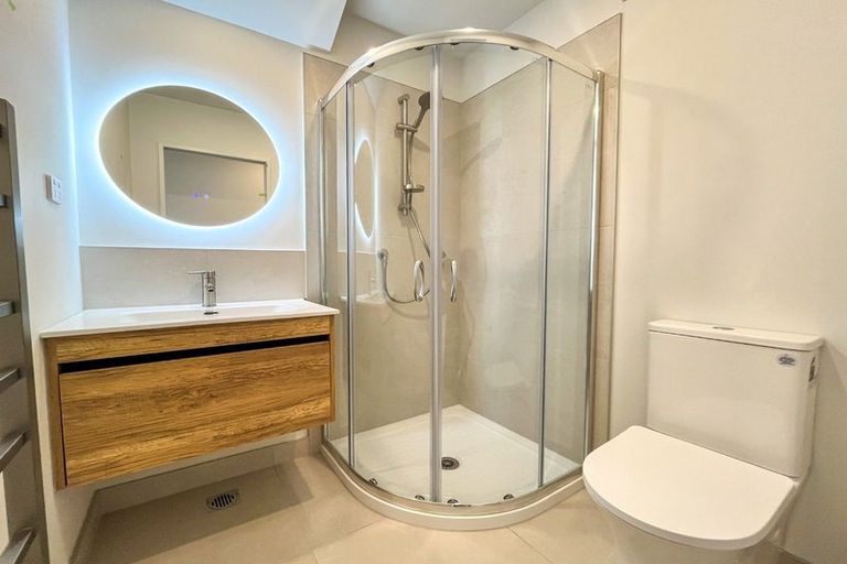 Photo of property in 13/9 Aeroview Drive, Beach Haven, Auckland, 0626
