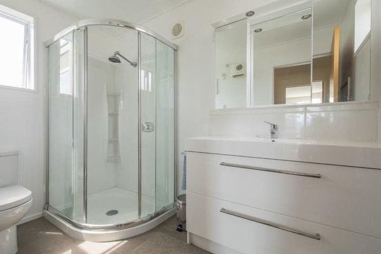 Photo of property in 61 Kennedy Crescent, Wanaka, 9305