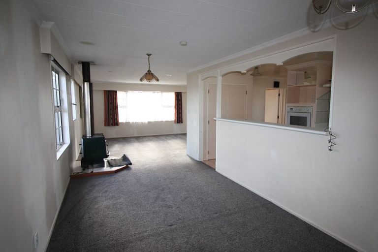 Photo of property in 27 Dunk Place, Milson, Palmerston North, 4414