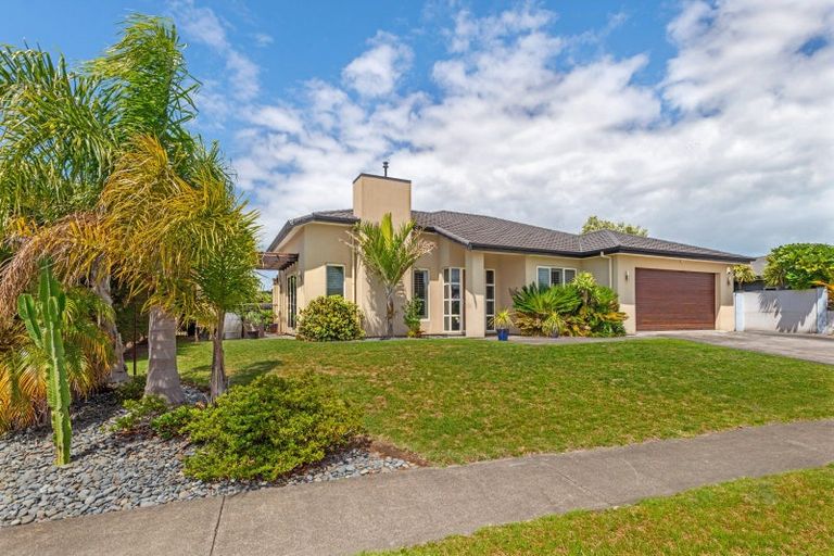 Photo of property in 11 Charteris Rise, Riverdale, Gisborne, 4010