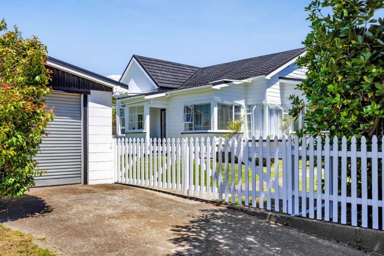 Photo of property in 44 Upjohn Street, Brooklands, New Plymouth, 4310