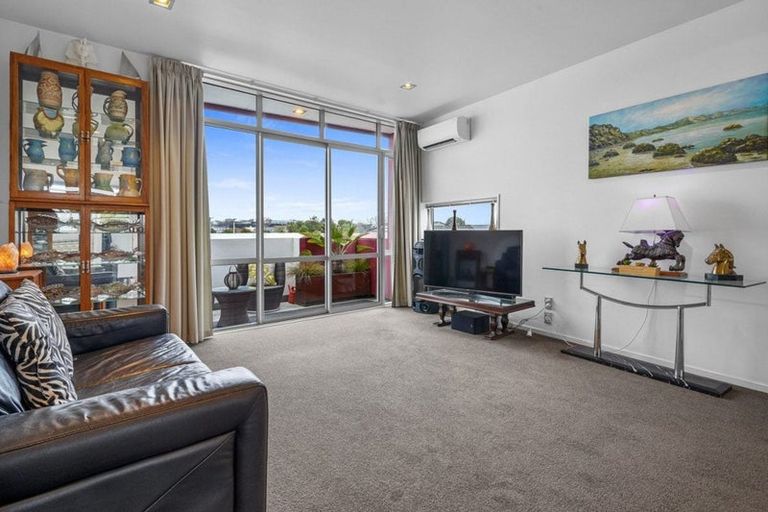 Photo of property in 2 Meredith Street, Addington, Christchurch, 8024