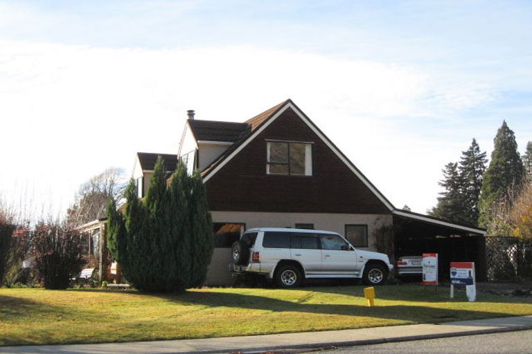 Photo of property in 8 Norman Terrace, Wanaka, 9305