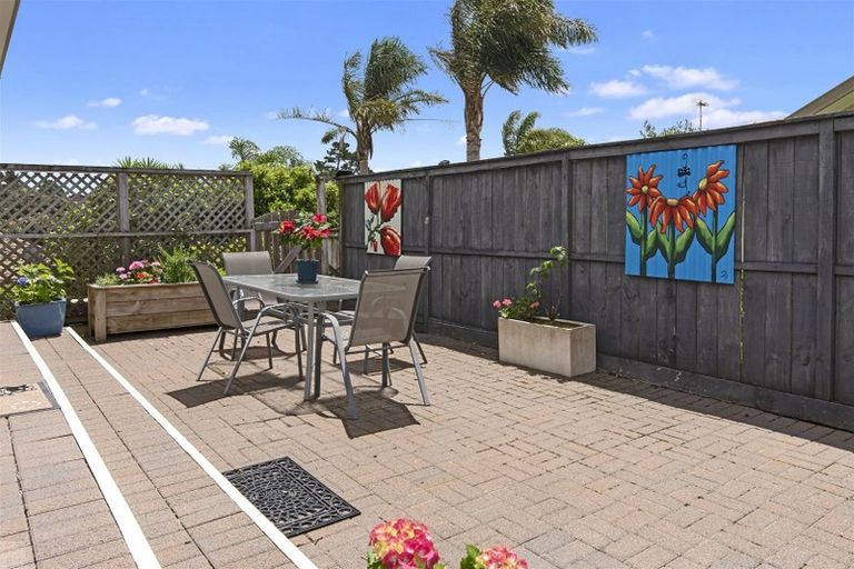 Photo of property in 10 Westminster Gardens, Unsworth Heights, Auckland, 0632
