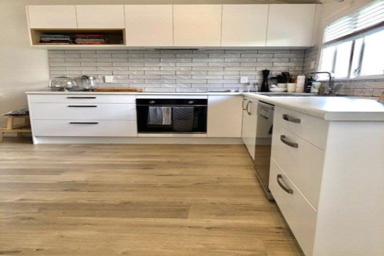 Photo of property in 1/2 East Coast Road, Milford, Auckland, 0620