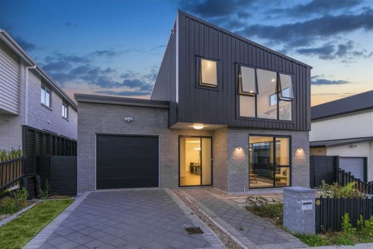 Photo of property in 7 Tihema Lane, Westgate, Auckland, 0614