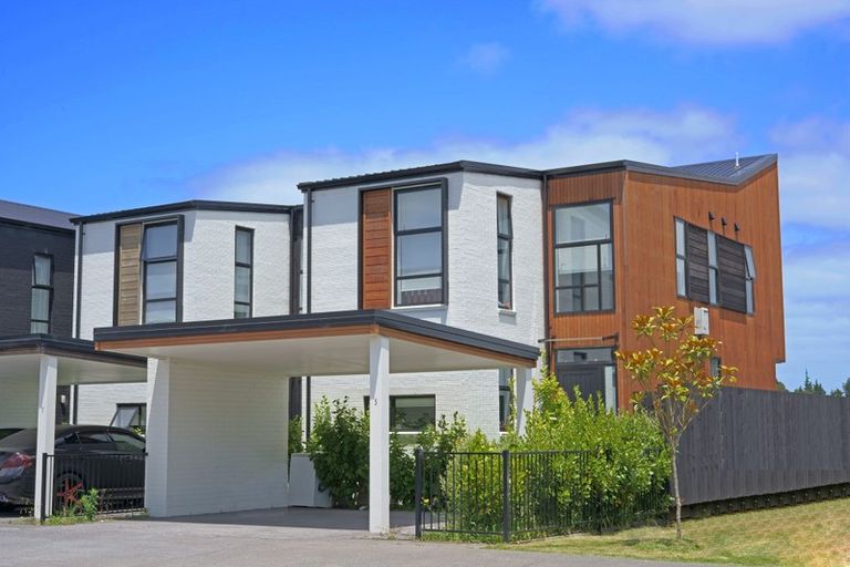 Photo of property in 5 Battalion Drive, Papakura, 2110