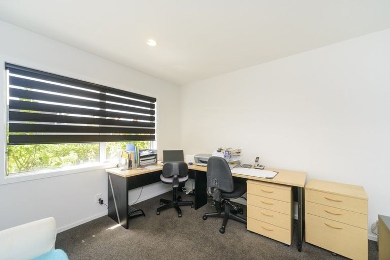 Photo of property in 3 Levi Place, Kelvin Grove, Palmerston North, 4414