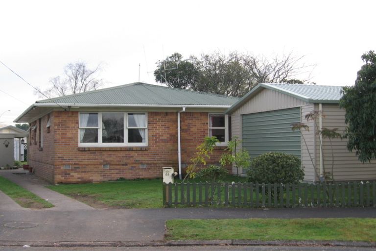 Photo of property in 58 English Street, St Andrews, Hamilton, 3200