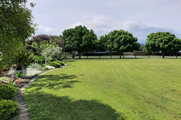 Photo of property in 24 Saint Laurent Way, Ohau, 5570