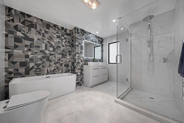 Photo of property in 2 Ritetai Street, Clarks Beach, 2122