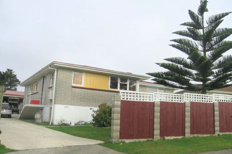 Photo of property in 59 Beauzami Crescent, Ascot Park, Porirua, 5024