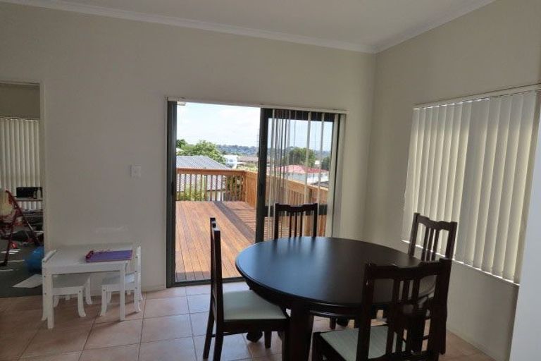 Photo of property in 6 Longview Rise, Massey, Auckland, 0614