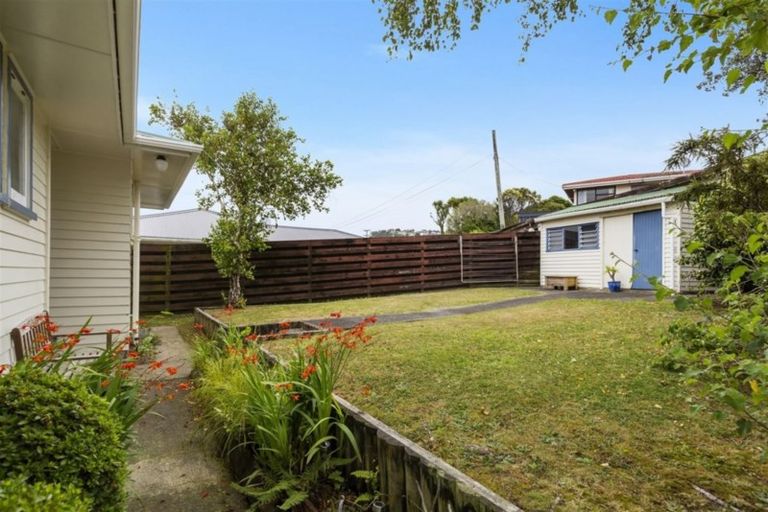 Photo of property in 29 Mark Avenue, Paparangi, Wellington, 6037